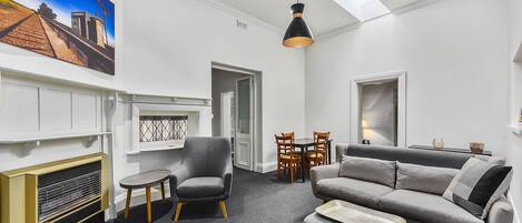 42-Zoll-Flachbildfernseher mit Digitalempfang, Fernseher