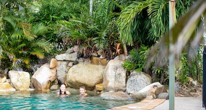 Cardwell Beachcomber Motel and Tourist Park