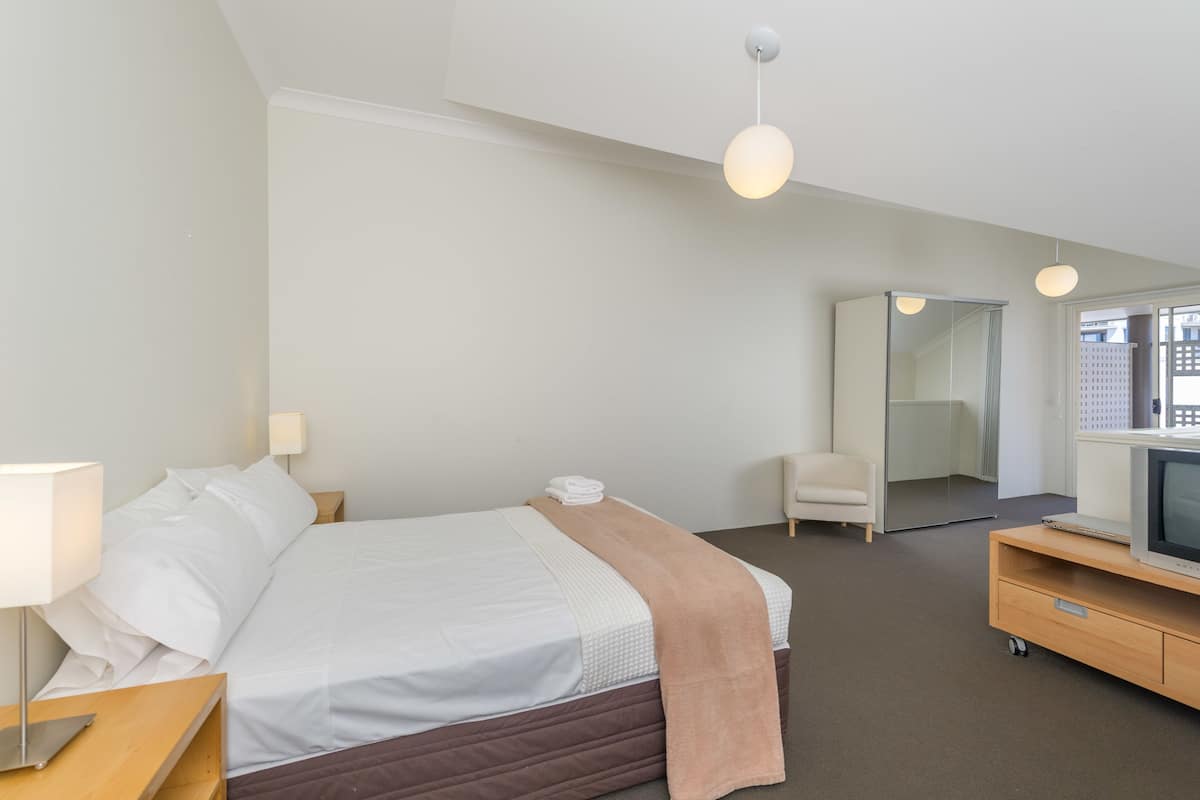 Desk, iron/ironing board, free WiFi