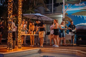 Living area - Noosa Flashpackers - Hostel (Sunshine Beach)