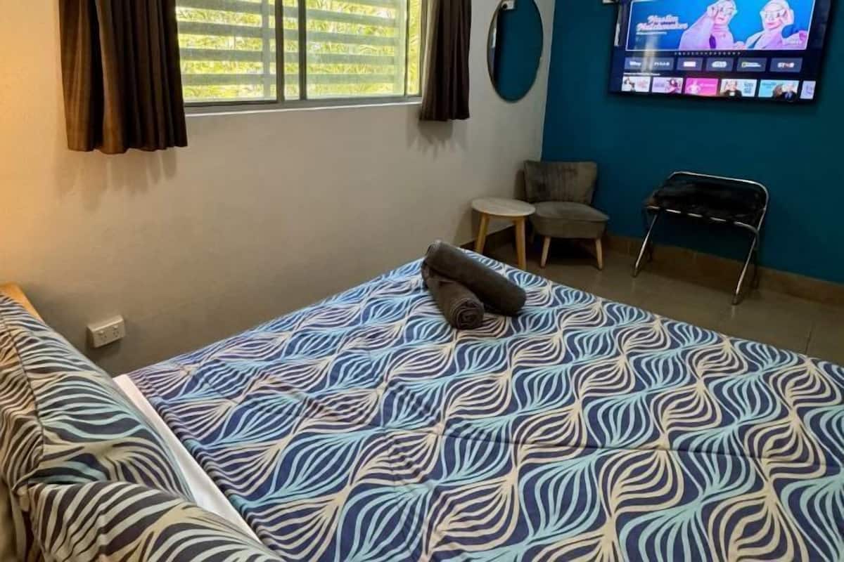 Free WiFi, bed sheets
