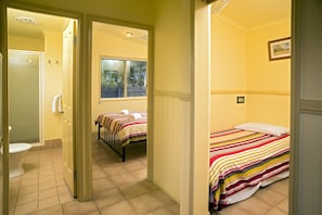 Deluxe-Villa, 2 Schlafzimmer | 1 Schlafzimmer, kostenloses WLAN, Bettwäsche