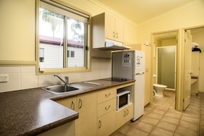 Deluxe-Villa, 2 Schlafzimmer | Eigene Küche | Mikrowelle, Wasserkocher mit Kaffee-/Teezubehör, Wasserkocher