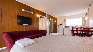 Standard Suite, 1 Bedroom, Non Smoking, Kitchen (Unit)