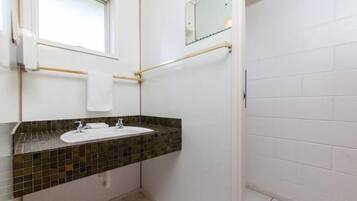 Standard Suite, 2 Bedrooms, Non Smoking, Kitchen (Unit) | Bathroom