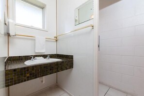 Bathroom - Sunset Lodge Motel (Auckland)