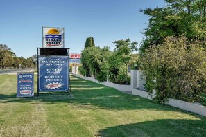 Exterior - Kerang Valley Resort (Kerang)