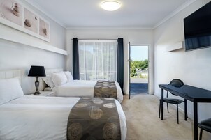 标准房 (Front Block) | 意大利 Frette 床单、高档床上用品、加厚床垫、办公桌