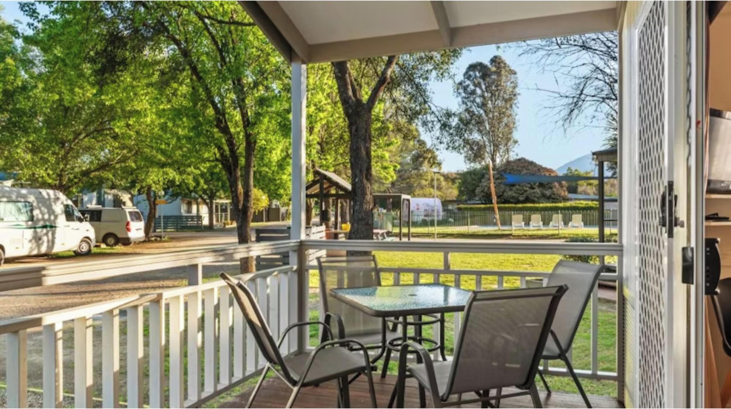 Superior 2 Bedroom Cabin - Sleeps 6 | Terrace/patio