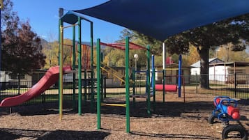 Außen-Kinderspielplatz