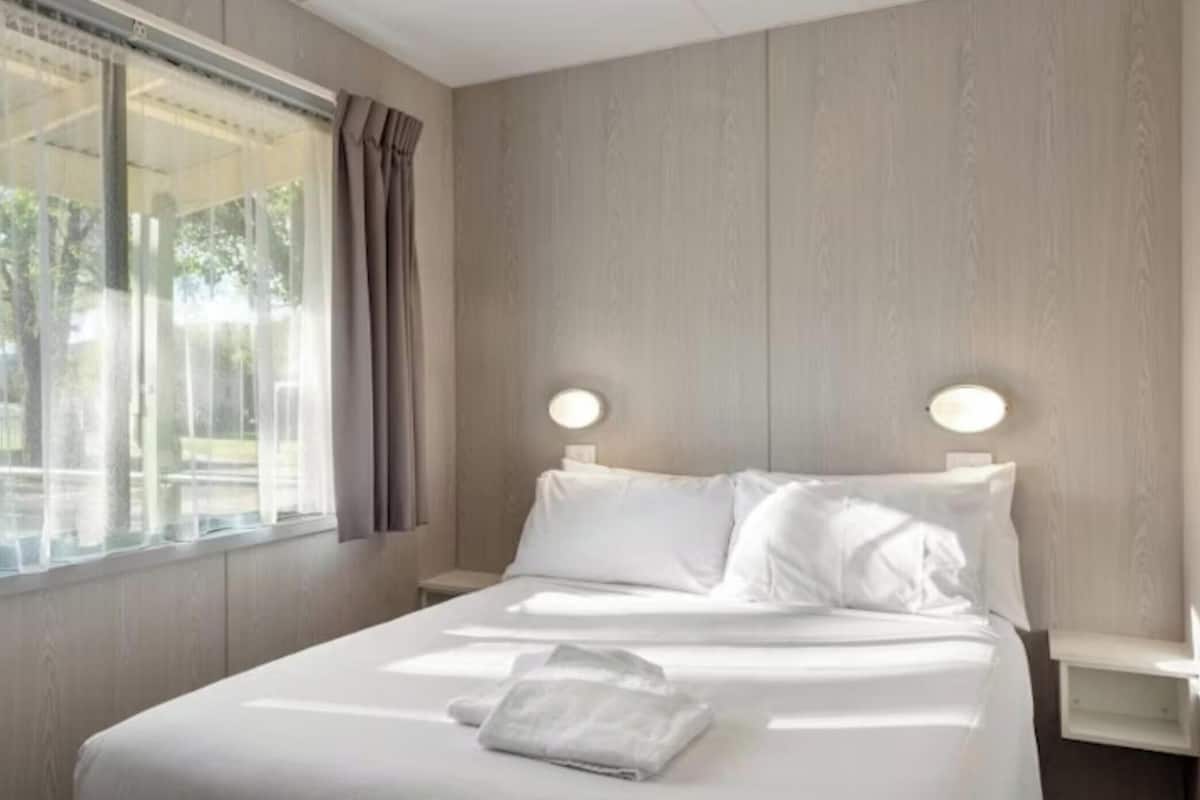 Standard 2 Bedroom Cabin - Sleeps 5 - Pet Friendly | Individually decorated, individually furnished, blackout drapes