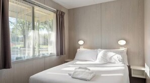 标准小屋, 2 间卧室 (Sleeps 5 Pet Friendly) | 特色装修、特色家居、遮光窗帘、免费 WiFi