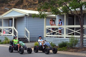 Waterview Villa | Balcony - Brighton Beachfront Holiday Park (Kingston Park)