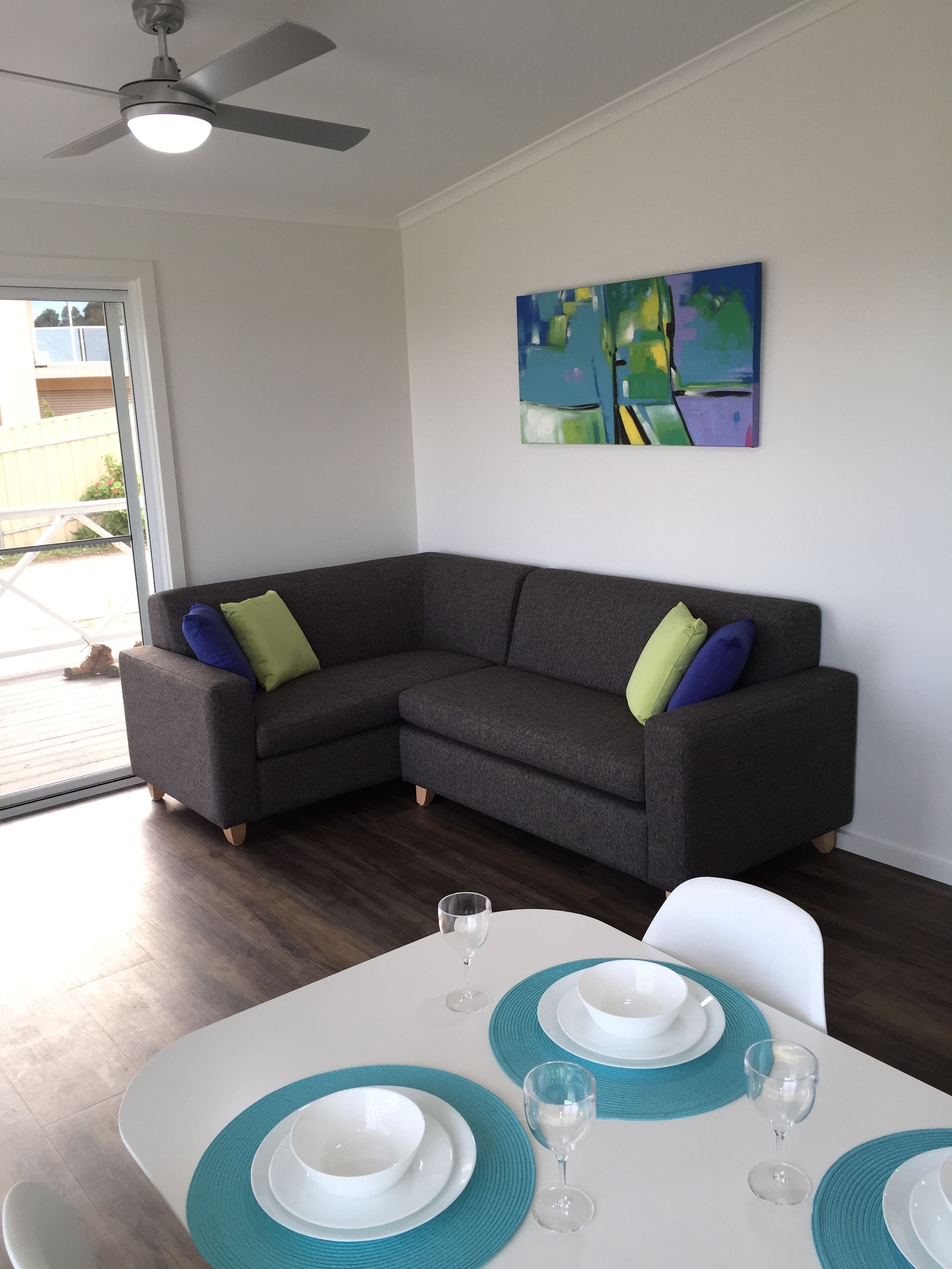 Seabreeze Villa – Sleeps 6 | Living area