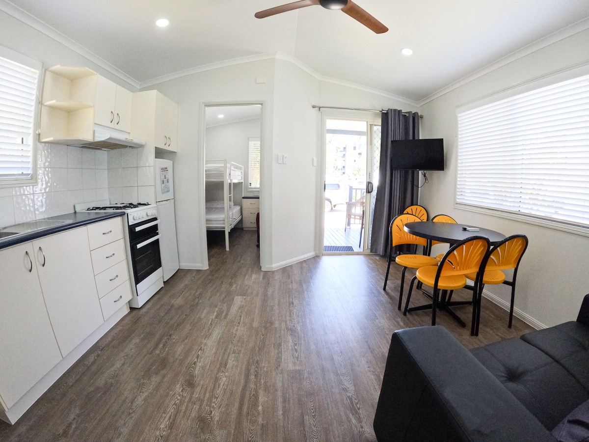Alex Beach Cabins
