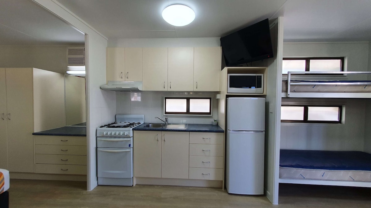 Alex Beach Cabins