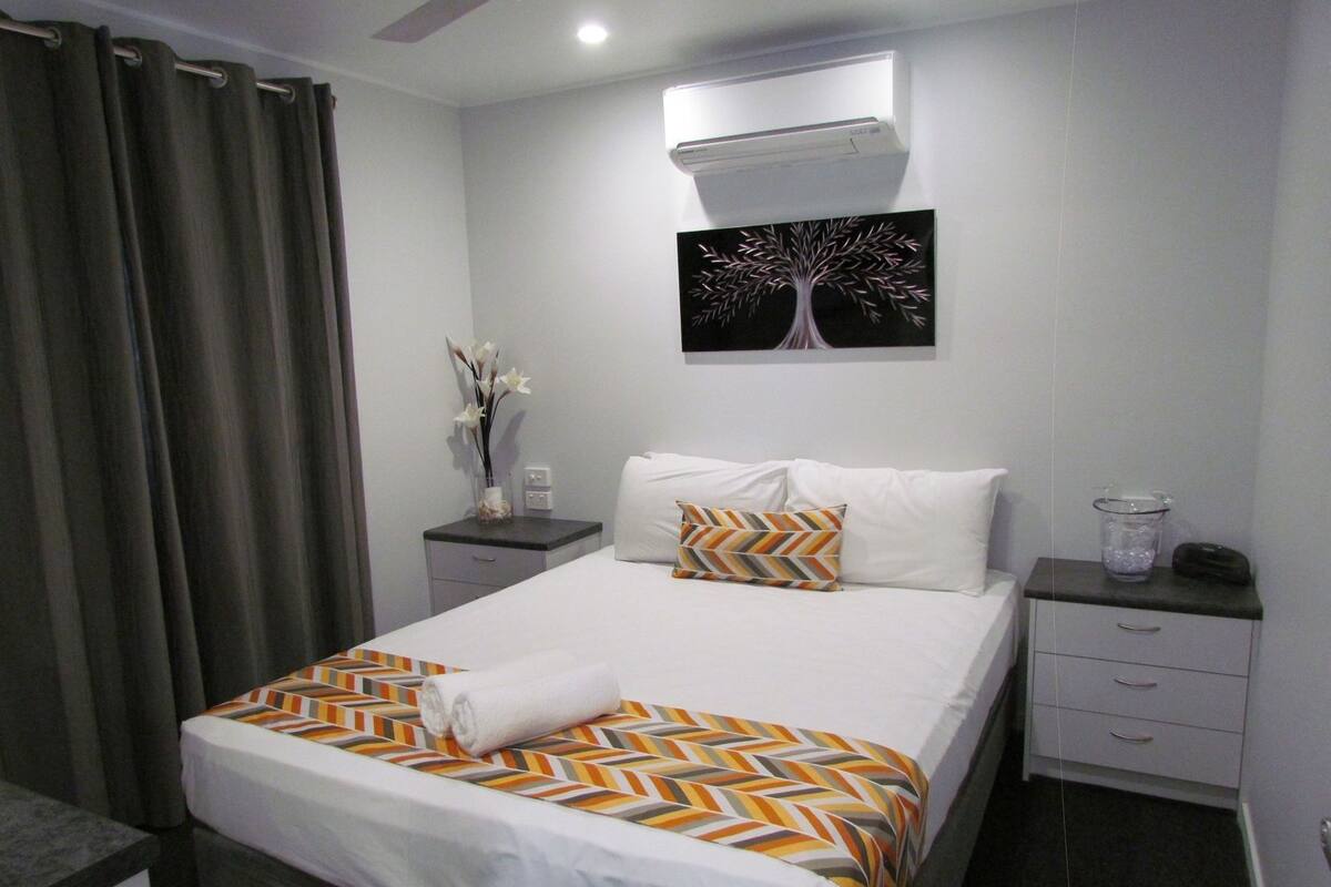 Individually decorated, blackout drapes, cribs/infant beds, free WiFi