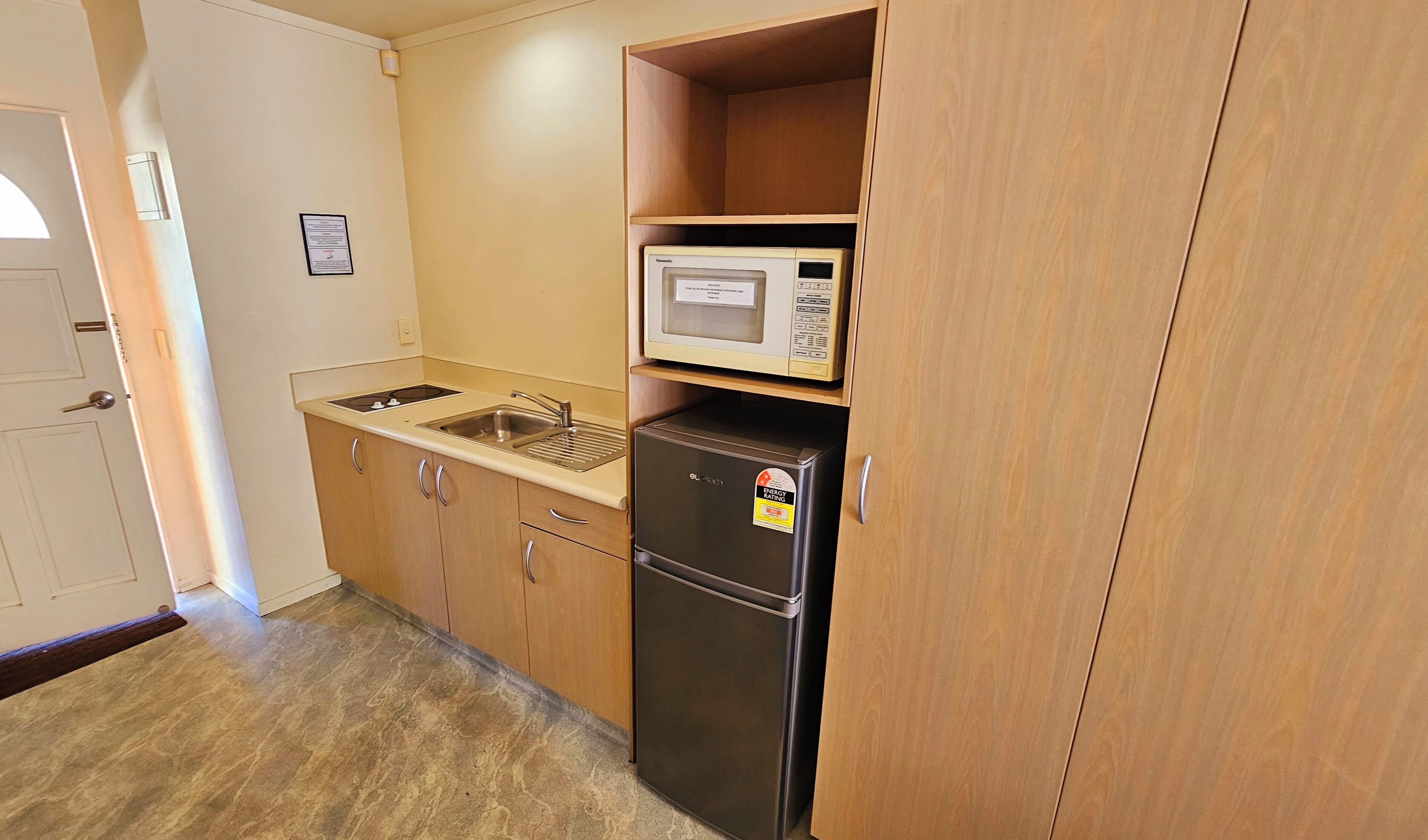 standard suite, 1 bedroom (large) | private kitchen | full-sized fridge, electric kettle