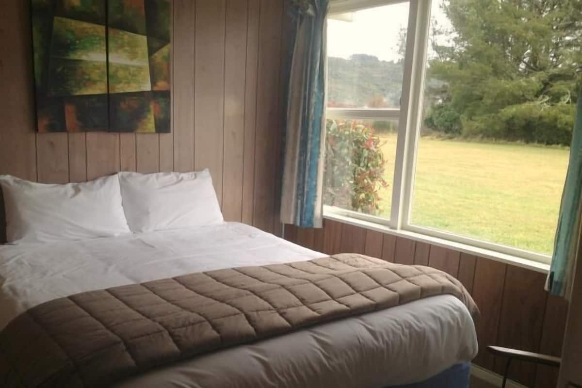 Quarto casal ou duplo standard, 2 quartos, para não fumantes, cozinha (Queen + 3 SINGLES) | 2 quartos, roupas de cama premium, edredons de pluma