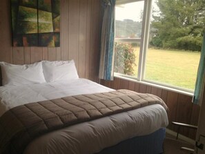 Standard Double or Twin Room, 2 Bedrooms, Non Smoking, Kitchen (Queen + 3 SINGLES)