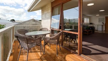 Familien-Suite, Meerblick | Terrasse/Patio