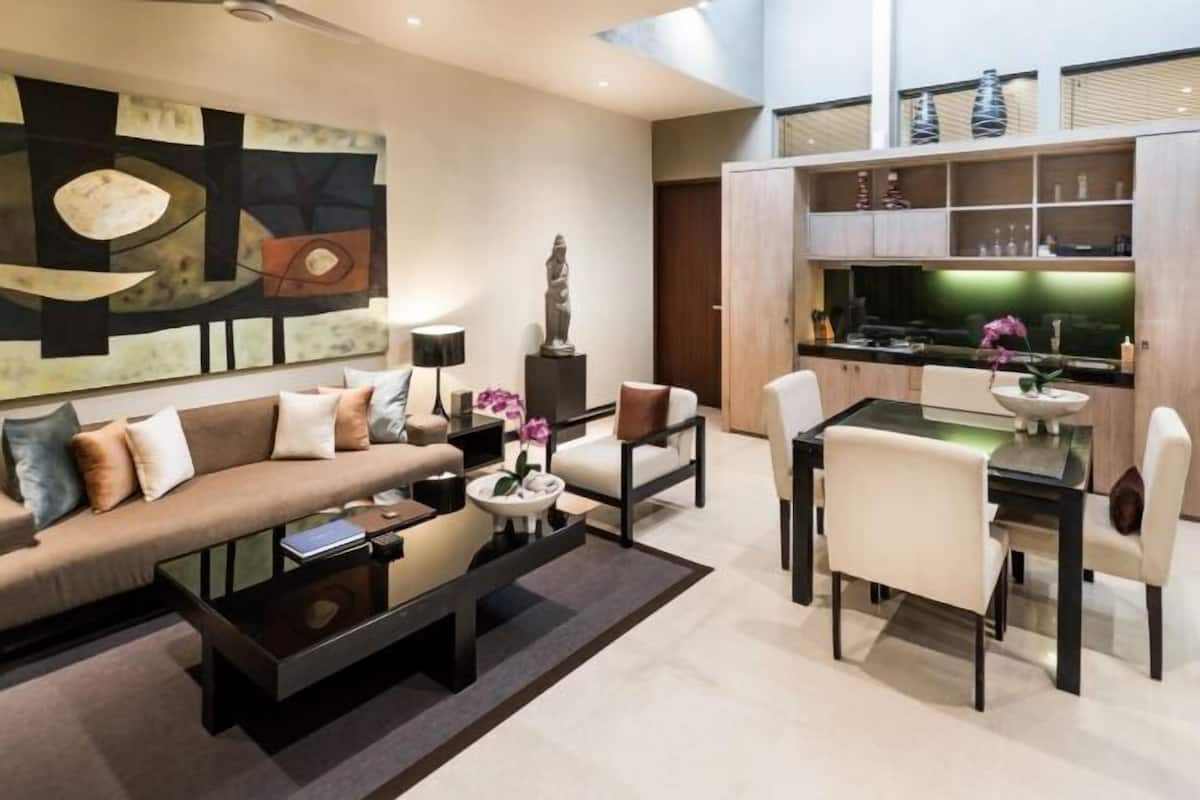 Área de sala de estar | Televisión LCD de 32 pulgadas con canales premium y televisión