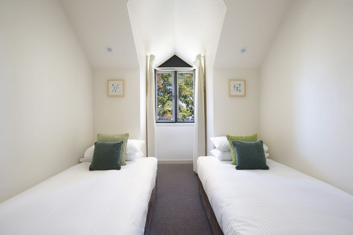 1 bedroom, premium bedding, minibar, in-room safe