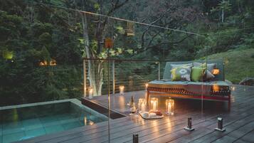 Private pool