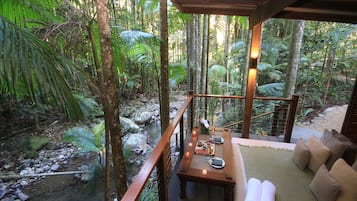 Couples’ dining