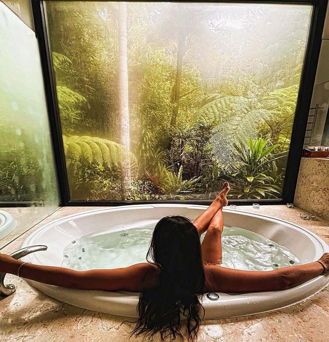 Superior Cabin, 1 King Bed, Garden View (Creekside Spa) | Bathroom | Separate tub and shower, jetted tub, free toiletries, hair dryer