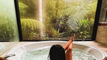 Superior Cabin, 1 King Bed, Garden View (Creekside Spa) | Bathroom | Separate tub and shower, jetted tub, free toiletries, hair dryer