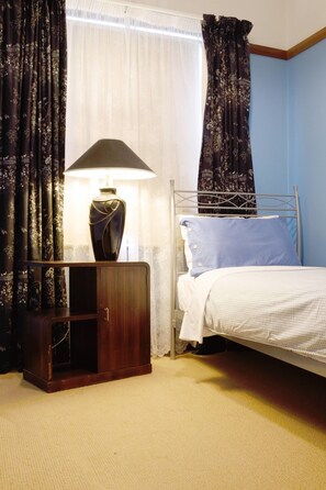 1 bedroom, individually furnished, iron/ironing board, cots/infant beds - Apartments Downtown (Burnie)