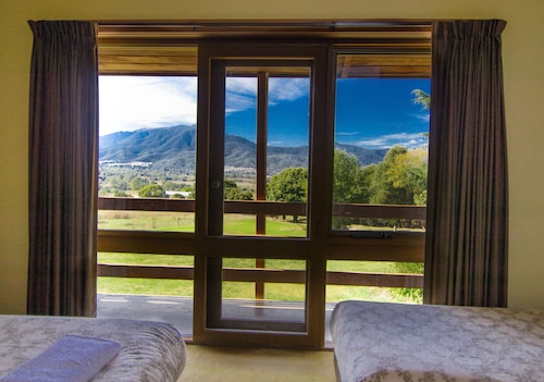 Mountain Creek Motel