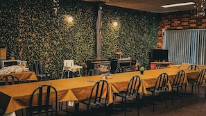 Restaurant - Mountain Creek Motel (Tawonga)
