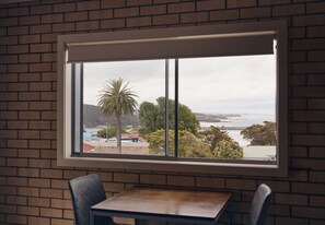 Coastal View Room | Iron/ironing board, free WiFi, bed sheets - Coastal Comfort Motel (Narooma)