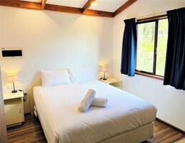 Cabaña superior, 2 habitaciones (Sleeps 5) | Ropa de cama