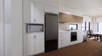 Refrigerador con freezer, placa de cocina, cafetera/tetera