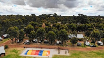 Área de juegos infantiles al aire libre