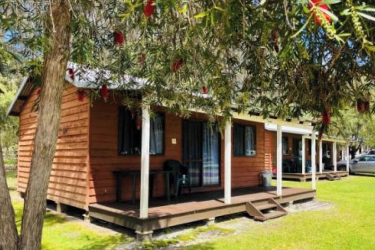 Standard Studio Cabin | 1 bedroom, bed sheets