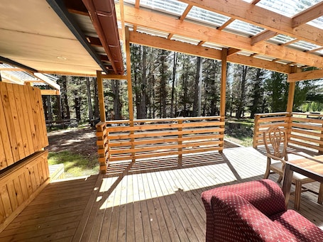 Comfort Cabin | Terrace/patio. Carinya Village Jindabyne