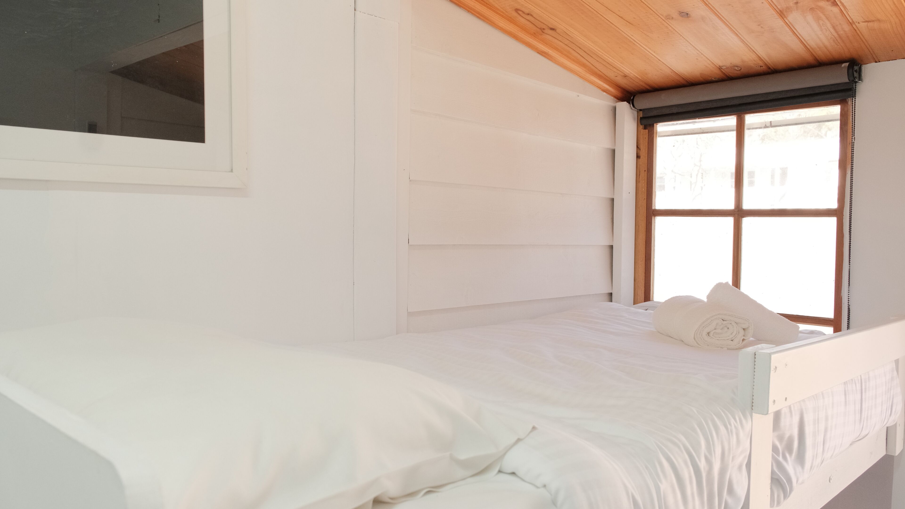 Bunk Room with Private Bathroom  | Wifi, mobiliario individual, ropa de cama