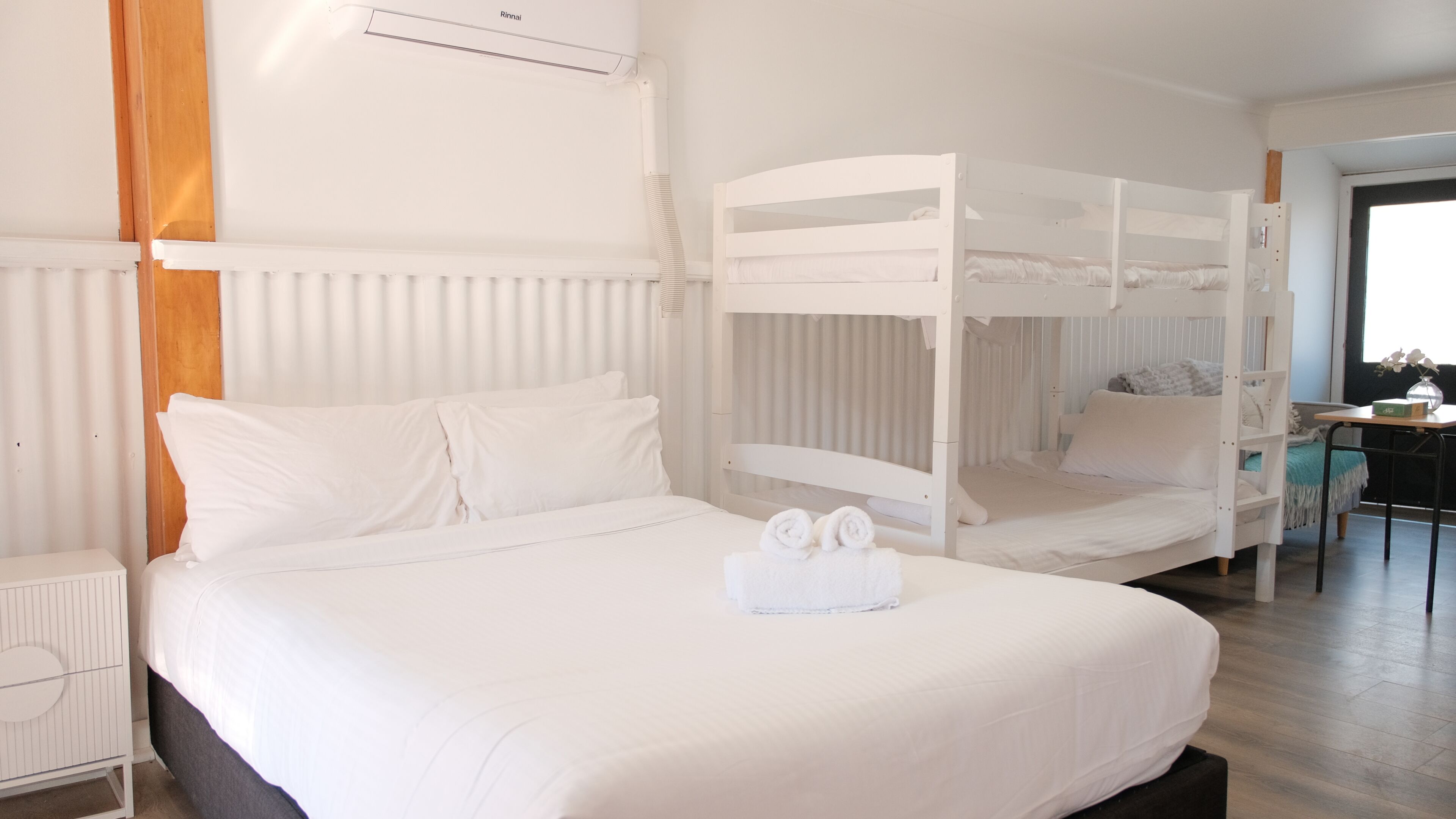 Studio with Kitchenette and Private Bathroom  | Wifi, mobiliario individual, ropa de cama