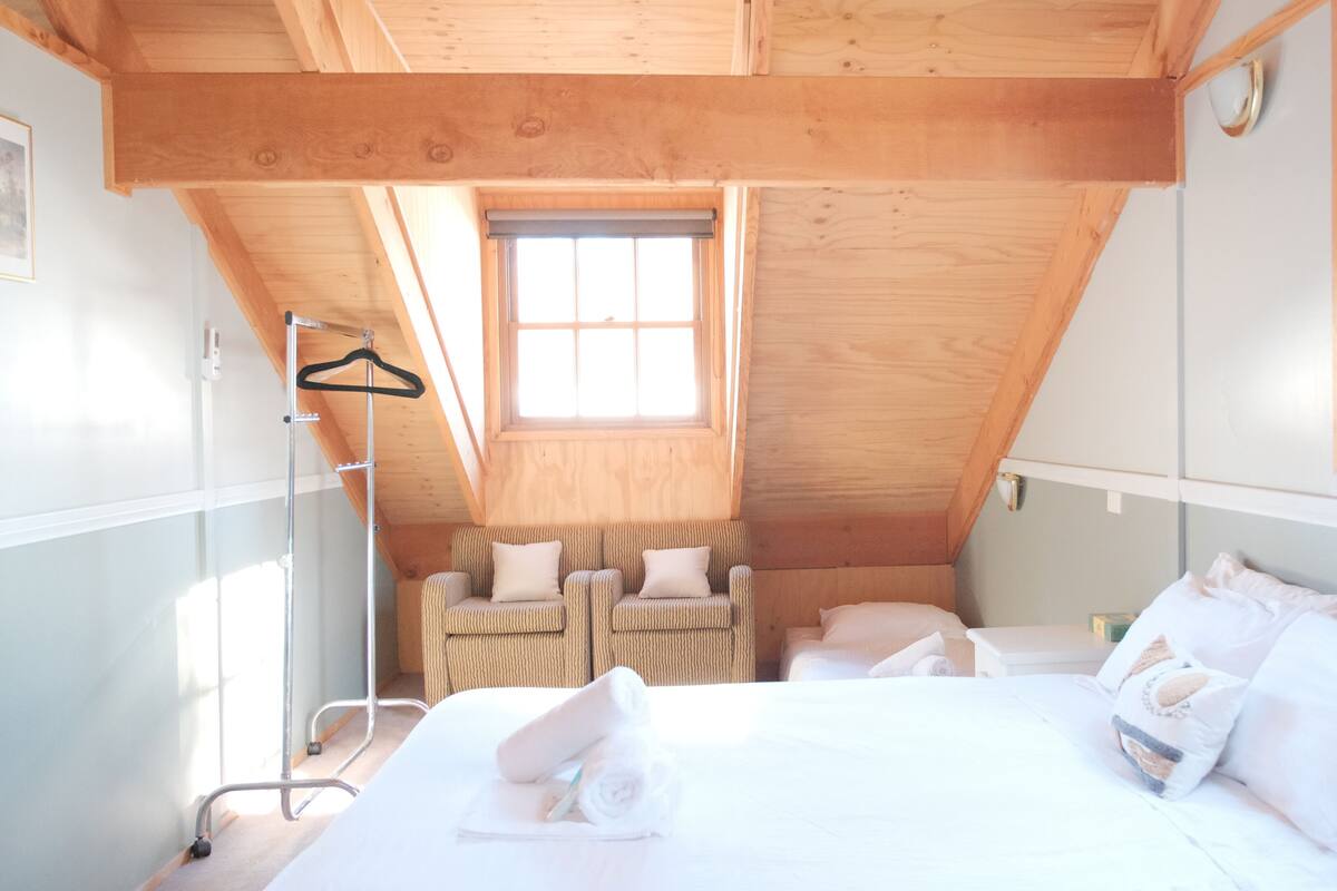 Six- Bedroom Holiday Home 