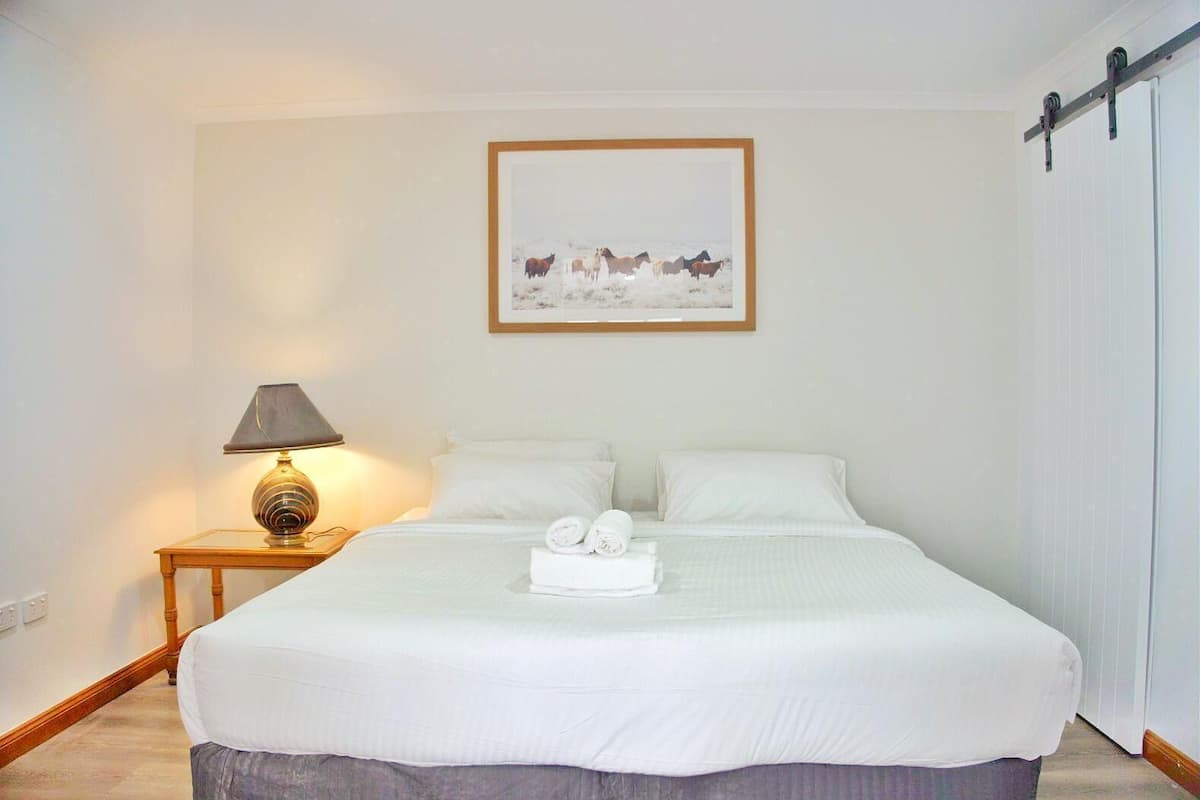 Two Bedroom Cabin with Kitchenette and Private Bathroom fits 5