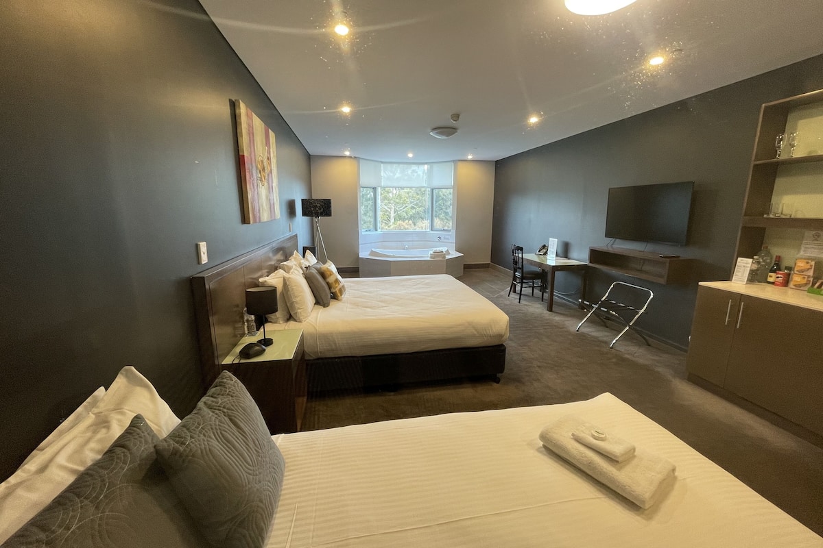 deluxe spa suite | 1 bedroom, minibar, desk, blackout curtains