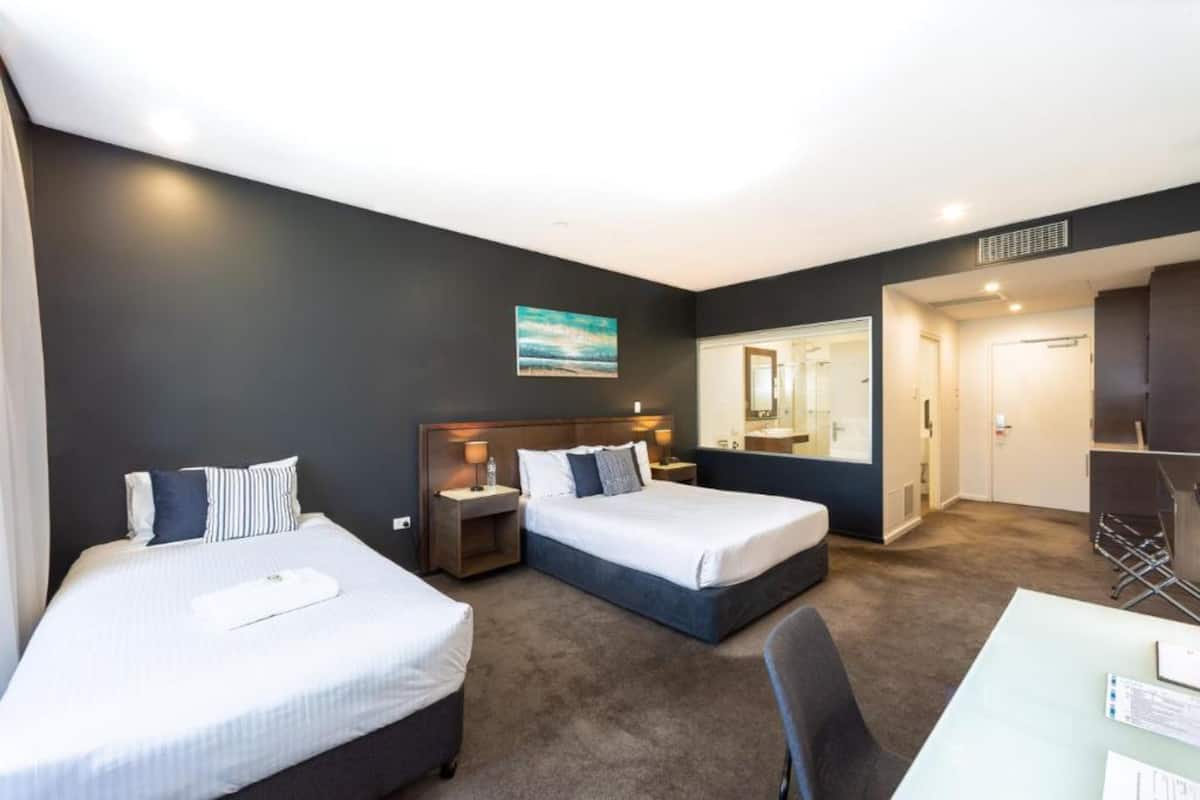 1 bedroom, minibar, desk, blackout curtains