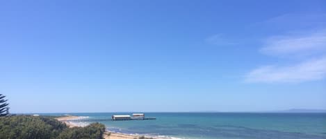 Una spiaggia nelle vicinanze