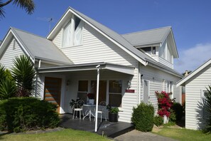 Bagian depan properti