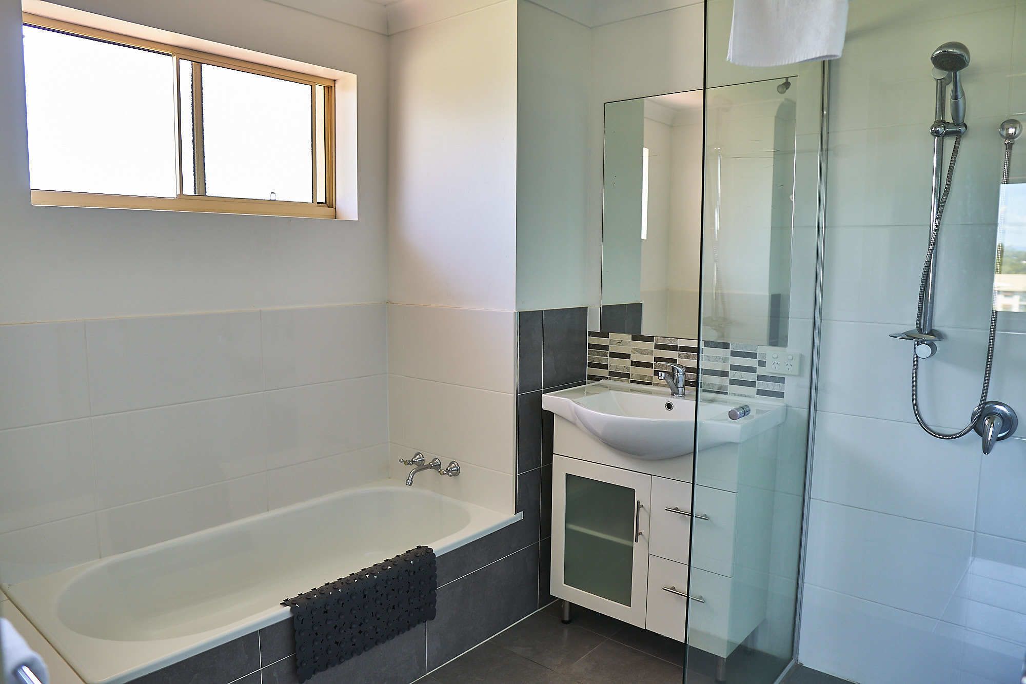 Bayview Beach Holiday Apartments — image 8