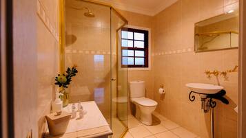 Dusch, hÄrtork, handdukar och schampo